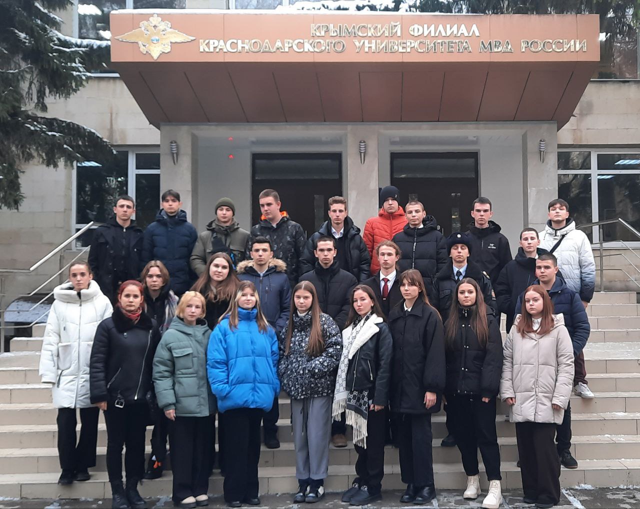 Ищу надомную работу. Работа в симферополе. Вакансия продавец. Требуется продавец. Сегодняшние вакансии на работу симферополь.