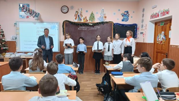 Большая поляна школа. Большая поляна школа. Камско полянской школе №2. Школа тербуны. Школа полянка можайск.